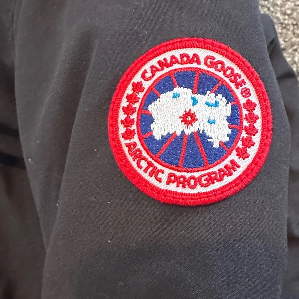 Canada Goose Black Ski & Snow Jacket - Picture 3 of 5